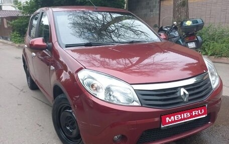 Renault Sandero I, 2013 год, 580 000 рублей, 1 фотография