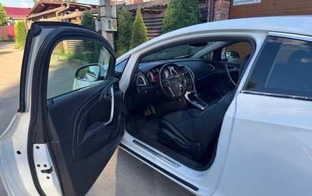 Opel Astra J, 2012 год, 800 000 рублей, 1 фотография