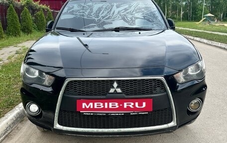 Mitsubishi Outlander III рестайлинг 3, 2010 год, 901 000 рублей, 2 фотография