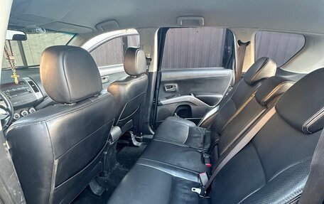 Mitsubishi Outlander III рестайлинг 3, 2010 год, 901 000 рублей, 11 фотография