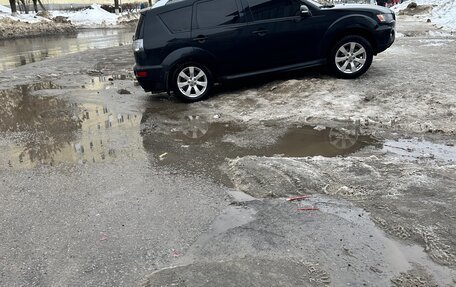 Mitsubishi Outlander III рестайлинг 3, 2010 год, 901 000 рублей, 14 фотография