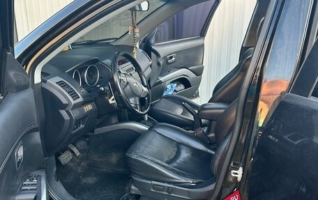 Mitsubishi Outlander III рестайлинг 3, 2010 год, 901 000 рублей, 10 фотография