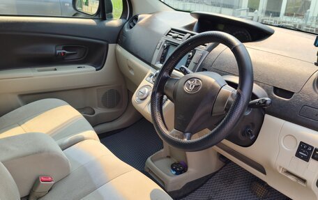 Toyota Passo Sette, 2009 год, 750 000 рублей, 9 фотография