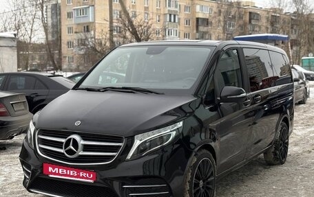 Mercedes-Benz V-Класс, 2015 год, 2 600 000 рублей, 2 фотография