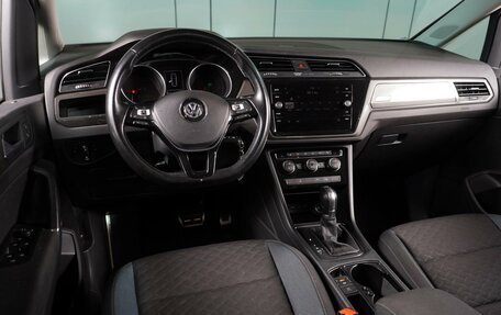 Volkswagen Touran III, 2019 год, 2 049 000 рублей, 6 фотография
