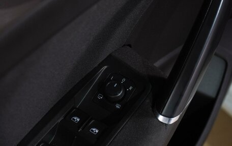 Volkswagen Touran III, 2019 год, 2 049 000 рублей, 12 фотография