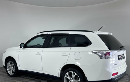 Mitsubishi Outlander III рестайлинг 3, 2012 год, 1 521 000 рублей, 4 фотография