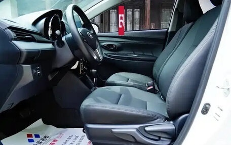 Toyota Yaris XP150 рестайлинг, 2022 год, 975 000 рублей, 9 фотография