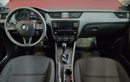 Skoda Octavia, 2018 год, 1 555 000 рублей, 9 фотография