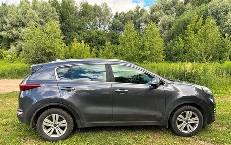 KIA Sportage IV рестайлинг, 2017 год, 2 600 000 рублей, 2 фотография