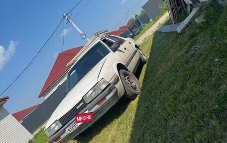 Mazda Capella, 1984 год, 170 000 рублей, 2 фотография
