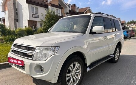 Mitsubishi Pajero IV, 2014 год, 2 600 000 рублей, 3 фотография