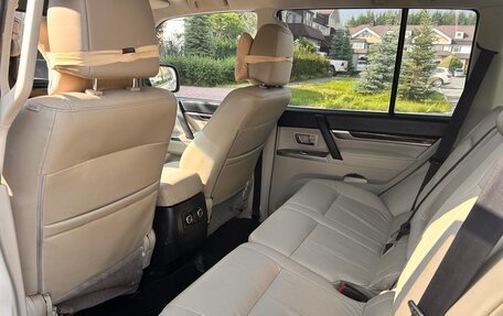 Mitsubishi Pajero IV, 2014 год, 2 600 000 рублей, 14 фотография