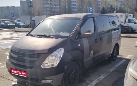 Hyundai Grand Starex Grand Starex I рестайлинг 2, 2011 год, 980 000 рублей, 2 фотография