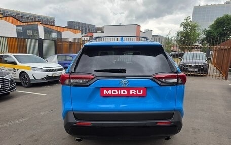 Toyota RAV4, 2021 год, 4 300 000 рублей, 5 фотография