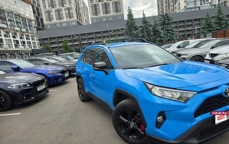 Toyota RAV4, 2021 год, 4 300 000 рублей, 3 фотография