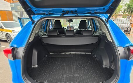 Toyota RAV4, 2021 год, 4 300 000 рублей, 10 фотография