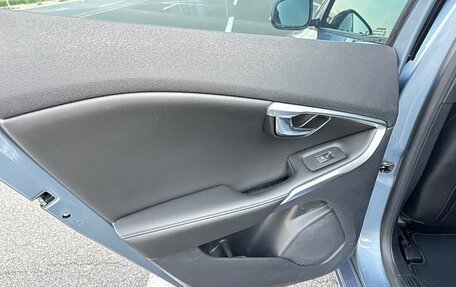 Volvo V40 II рестайлинг, 2019 год, 1 185 000 рублей, 18 фотография