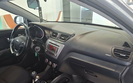 KIA Rio III рестайлинг, 2016 год, 890 000 рублей, 30 фотография