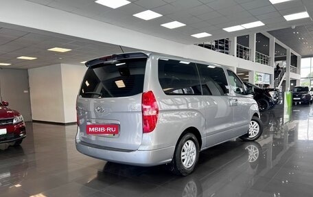 Hyundai Grand Starex Grand Starex I рестайлинг 2, 2016 год, 2 445 000 рублей, 2 фотография