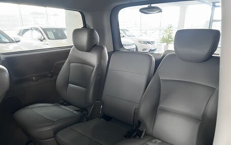 Hyundai Grand Starex Grand Starex I рестайлинг 2, 2016 год, 2 445 000 рублей, 14 фотография