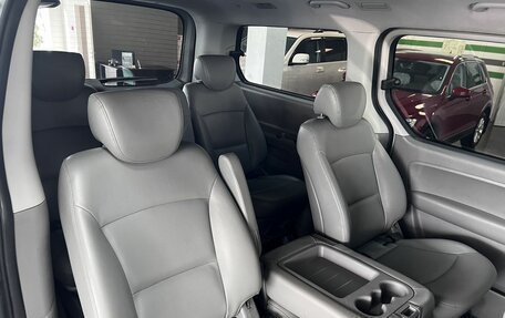 Hyundai Grand Starex Grand Starex I рестайлинг 2, 2016 год, 2 445 000 рублей, 12 фотография