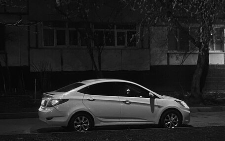 Hyundai Solaris II рестайлинг, 2013 год, 600 000 рублей, 4 фотография