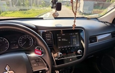 Mitsubishi Outlander III рестайлинг 3, 2021 год, 2 900 000 рублей, 1 фотография