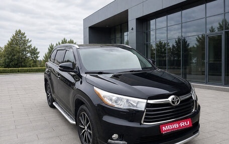Toyota Highlander III, 2014 год, 2 000 000 рублей, 1 фотография