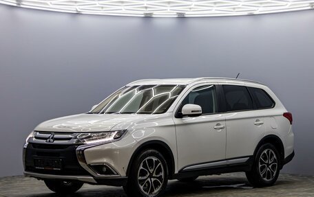Mitsubishi Outlander III рестайлинг 3, 2016 год, 1 455 000 рублей, 1 фотография