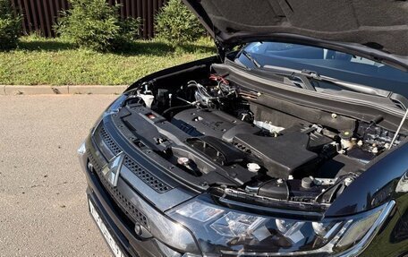 Mitsubishi Outlander III рестайлинг 3, 2021 год, 2 900 000 рублей, 16 фотография