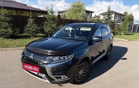 Mitsubishi Outlander III рестайлинг 3, 2021 год, 2 900 000 рублей, 18 фотография