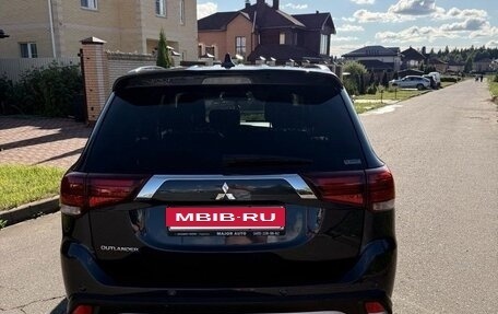 Mitsubishi Outlander III рестайлинг 3, 2021 год, 2 900 000 рублей, 25 фотография