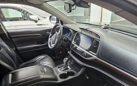Toyota Highlander III, 2014 год, 2 000 000 рублей, 4 фотография