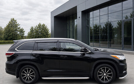 Toyota Highlander III, 2014 год, 2 000 000 рублей, 2 фотография