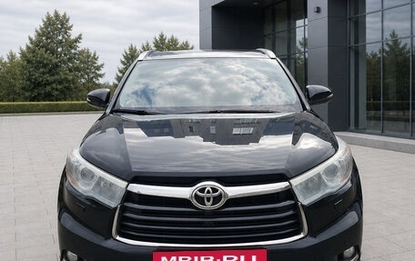 Toyota Highlander III, 2014 год, 2 000 000 рублей, 3 фотография