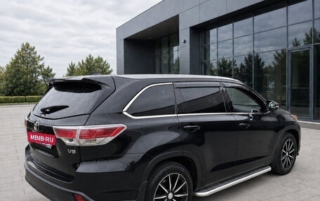 Toyota Highlander III, 2014 год, 2 000 000 рублей, 6 фотография