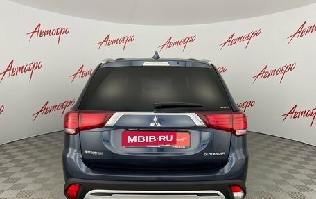 Mitsubishi Outlander III рестайлинг 3, 2019 год, 1 975 000 рублей, 4 фотография