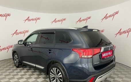 Mitsubishi Outlander III рестайлинг 3, 2019 год, 1 975 000 рублей, 3 фотография