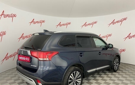 Mitsubishi Outlander III рестайлинг 3, 2019 год, 1 975 000 рублей, 5 фотография