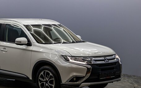 Mitsubishi Outlander III рестайлинг 3, 2016 год, 1 455 000 рублей, 9 фотография