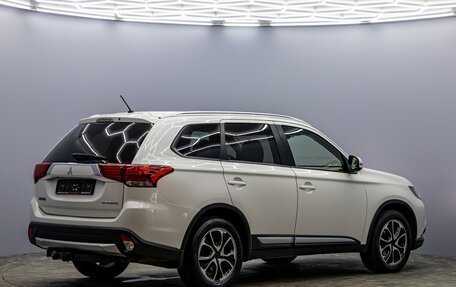 Mitsubishi Outlander III рестайлинг 3, 2016 год, 1 455 000 рублей, 6 фотография