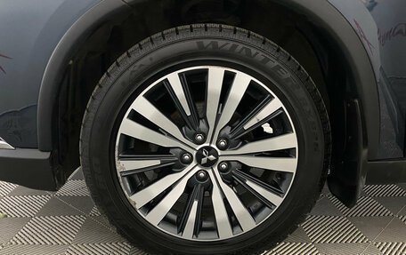 Mitsubishi Outlander III рестайлинг 3, 2019 год, 1 975 000 рублей, 21 фотография