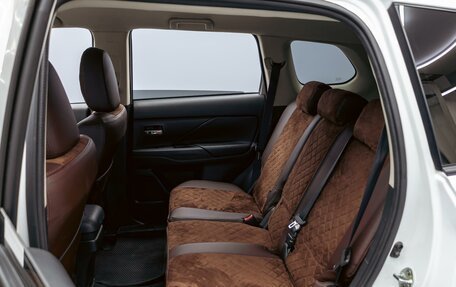 Mitsubishi Outlander III рестайлинг 3, 2016 год, 1 455 000 рублей, 17 фотография