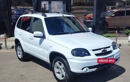 Chevrolet Niva I рестайлинг, 2018 год, 940 000 рублей, 3 фотография