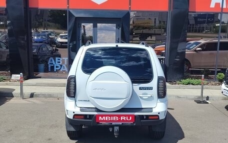 Chevrolet Niva I рестайлинг, 2018 год, 940 000 рублей, 5 фотография