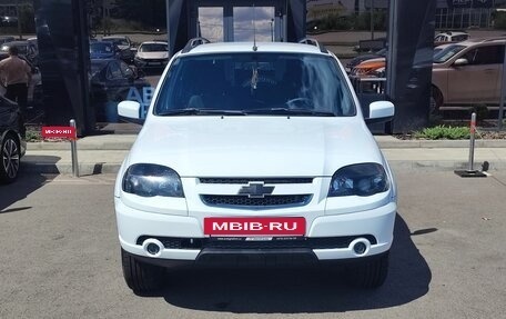 Chevrolet Niva I рестайлинг, 2018 год, 940 000 рублей, 2 фотография