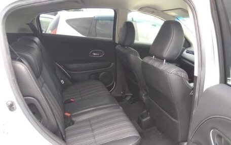Honda Vezel, 2015 год, 1 650 000 рублей, 9 фотография