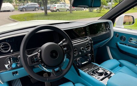 Rolls-Royce Cullinan, 2025 год, 56 000 000 рублей, 23 фотография