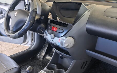 Peugeot 107 I рестайлинг, 2007 год, 405 000 рублей, 24 фотография